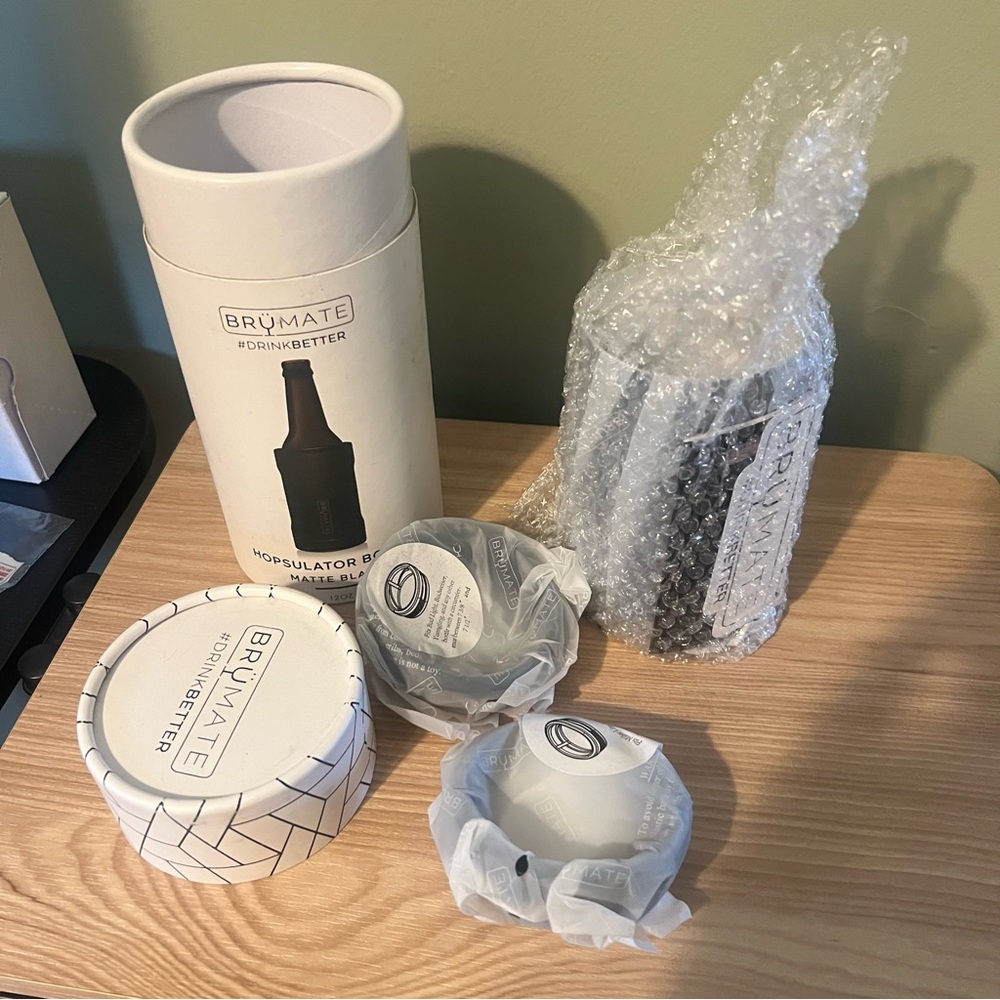 BrüMate Black Hopsulator Bottle Cooler